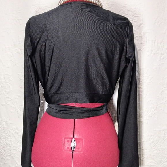 Ellie & Kate NWT Large Black Long Sleeve Crop Top - Picture 5 of 9